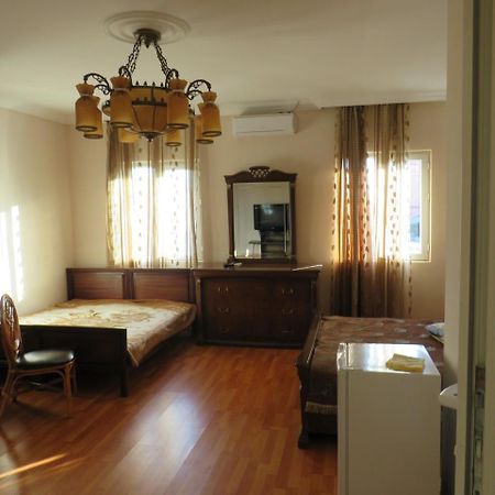 Mini Hotel On Guramishvili 22 Kobuleti Eksteriør billede