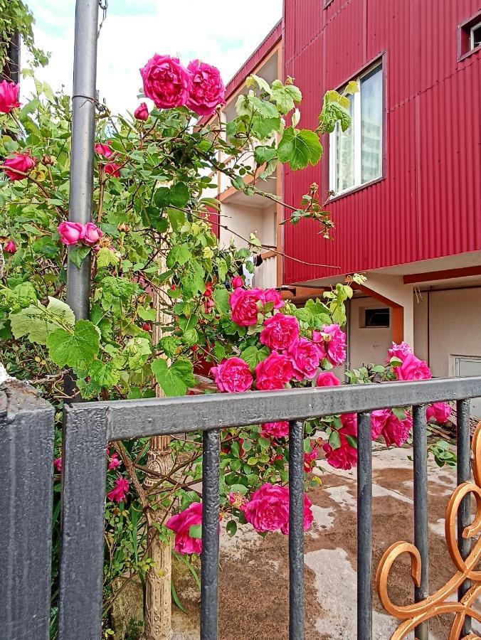 Mini Hotel On Guramishvili 22 Kobuleti Eksteriør billede